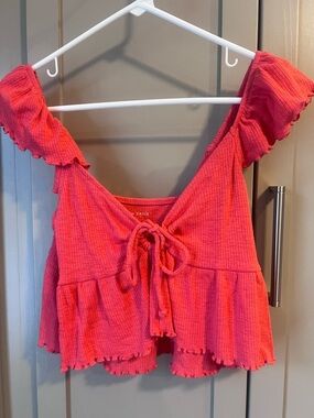 American Eagle Outfitters Coral Pink Tie-Front Ruffle Ribbed Crop Top - Size M